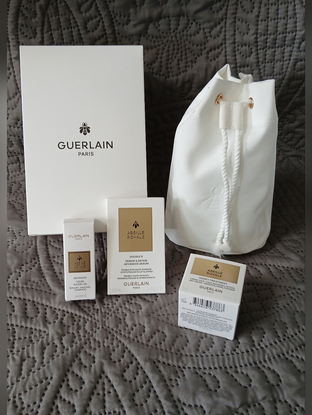 Guerlain Travel Bag With Anti-aging Products